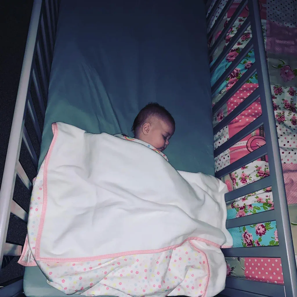 Newborn sleep tips featured in this guide