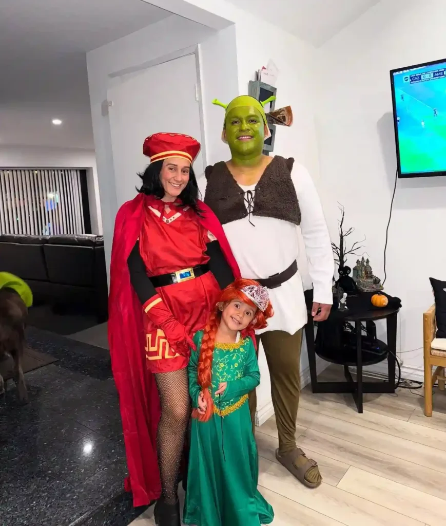 Shrek Family Costume With Mom as the Villain