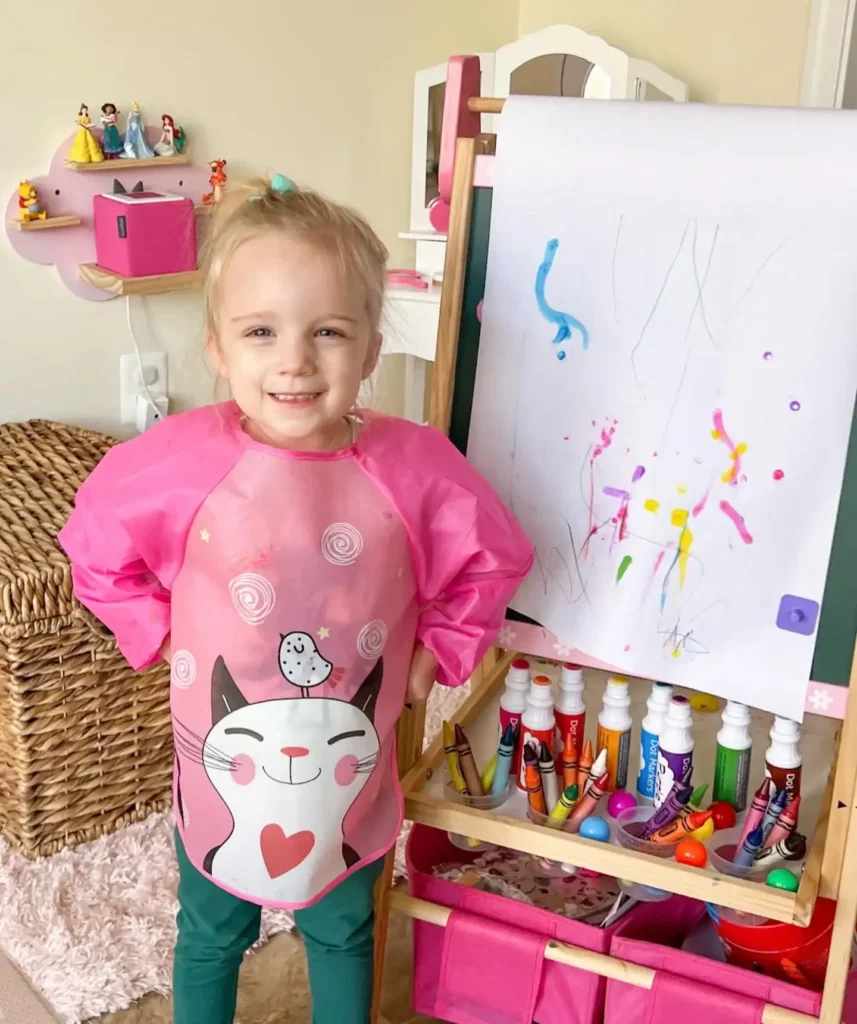 Easel Scribble Station With a Smock